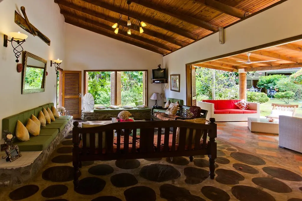 Cote Sud - Unique Villa & Bungalows Intendance Road Takamaka