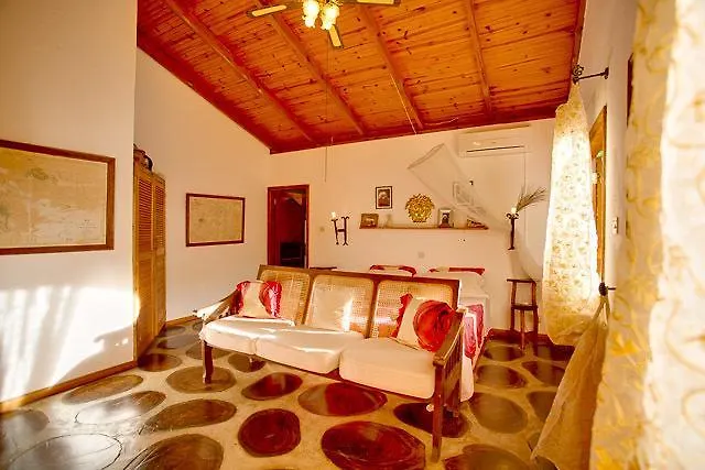 Cote Sud - Unique Villa & Bungalows Intendance Road