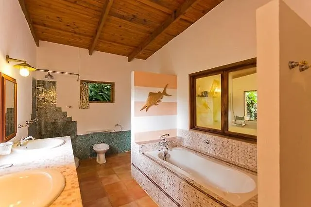 Cote Sud - Unique Villa & Bungalows Intendance Road  Takamaka