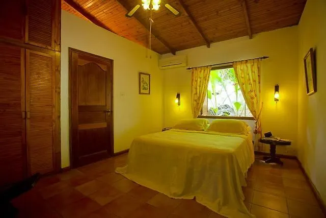 Cote Sud - Unique Villa & Bungalows Intendance Road